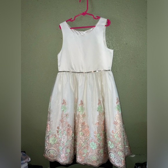 American Princess, size 10 little girl’s off white and peach dress - Picture 8 of 8